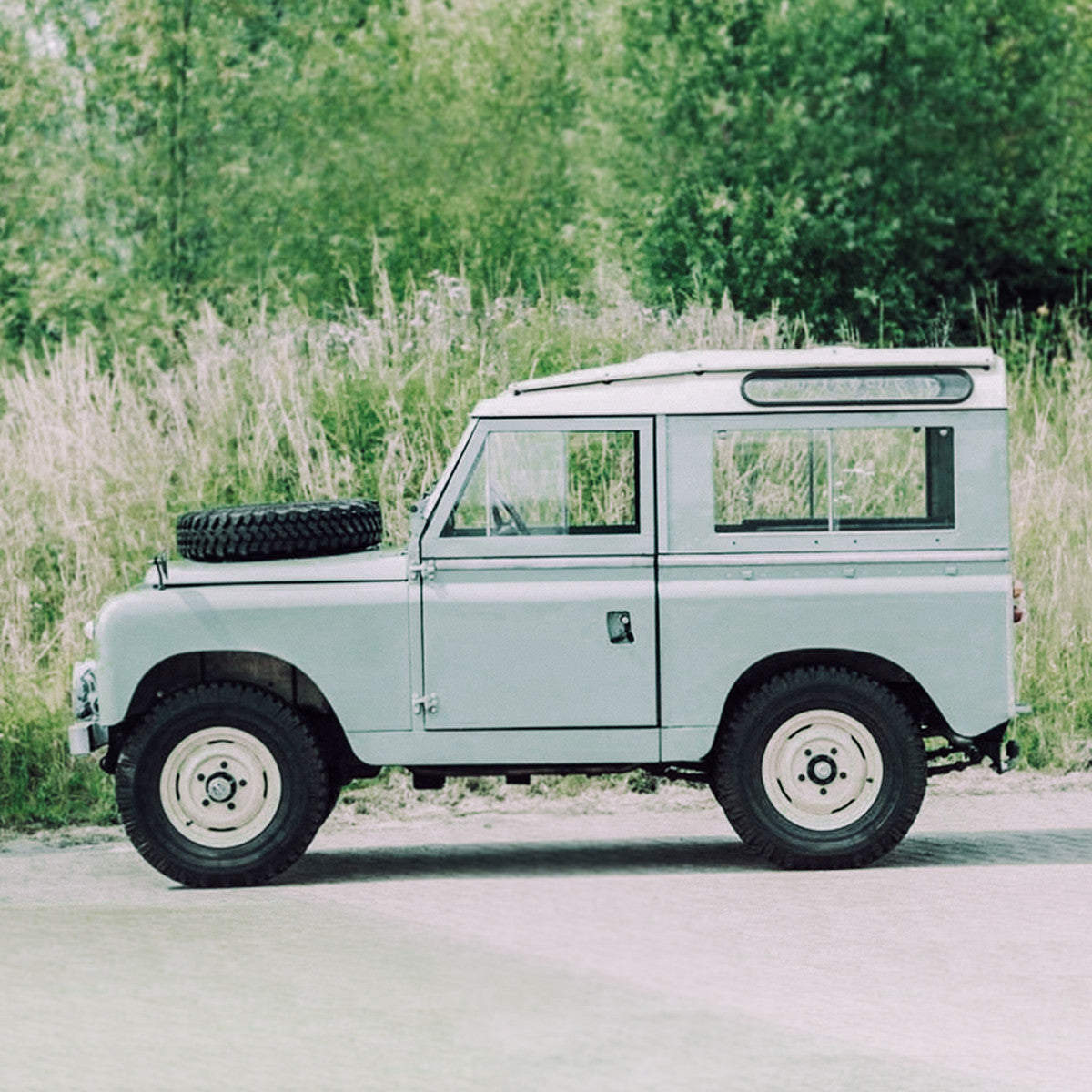 A CLASSIC: THE LAND ROVER, SERIES II